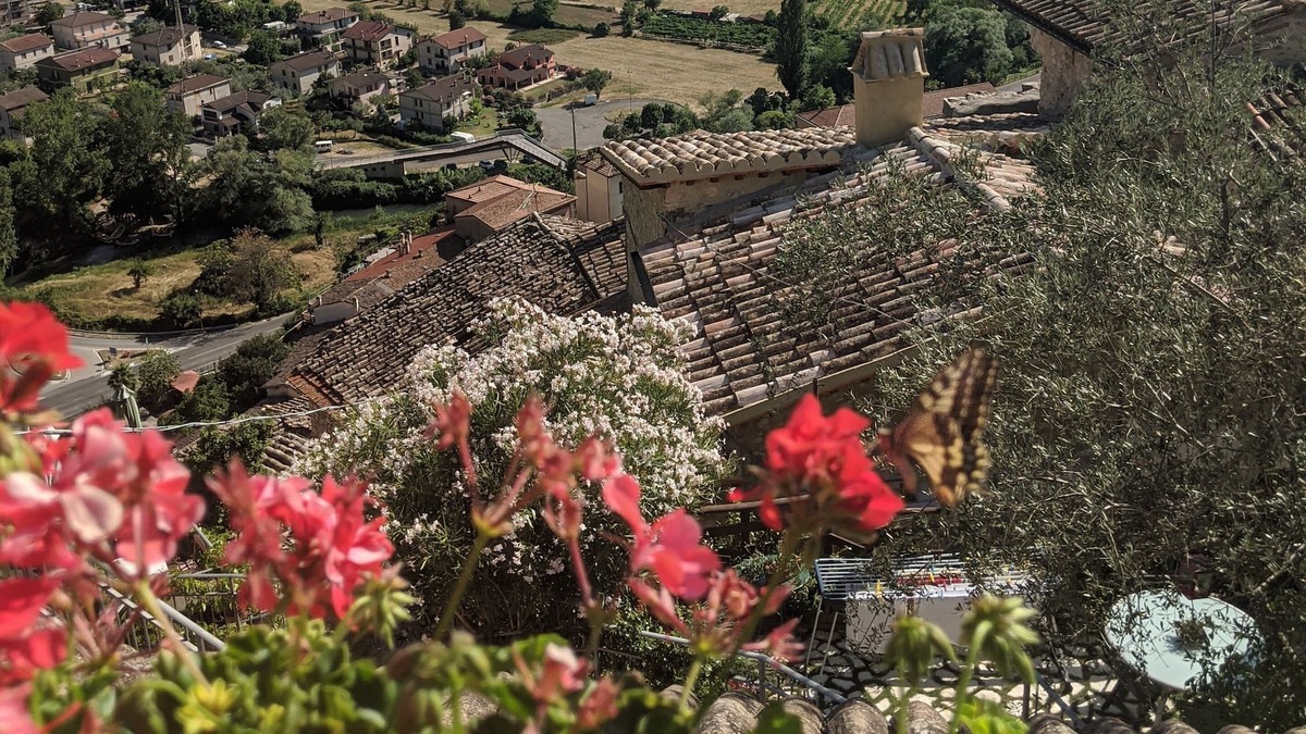 Precetto House | LE ROCCHE - Under the Castel, AMETISTA Apartment with SPA and Black River View