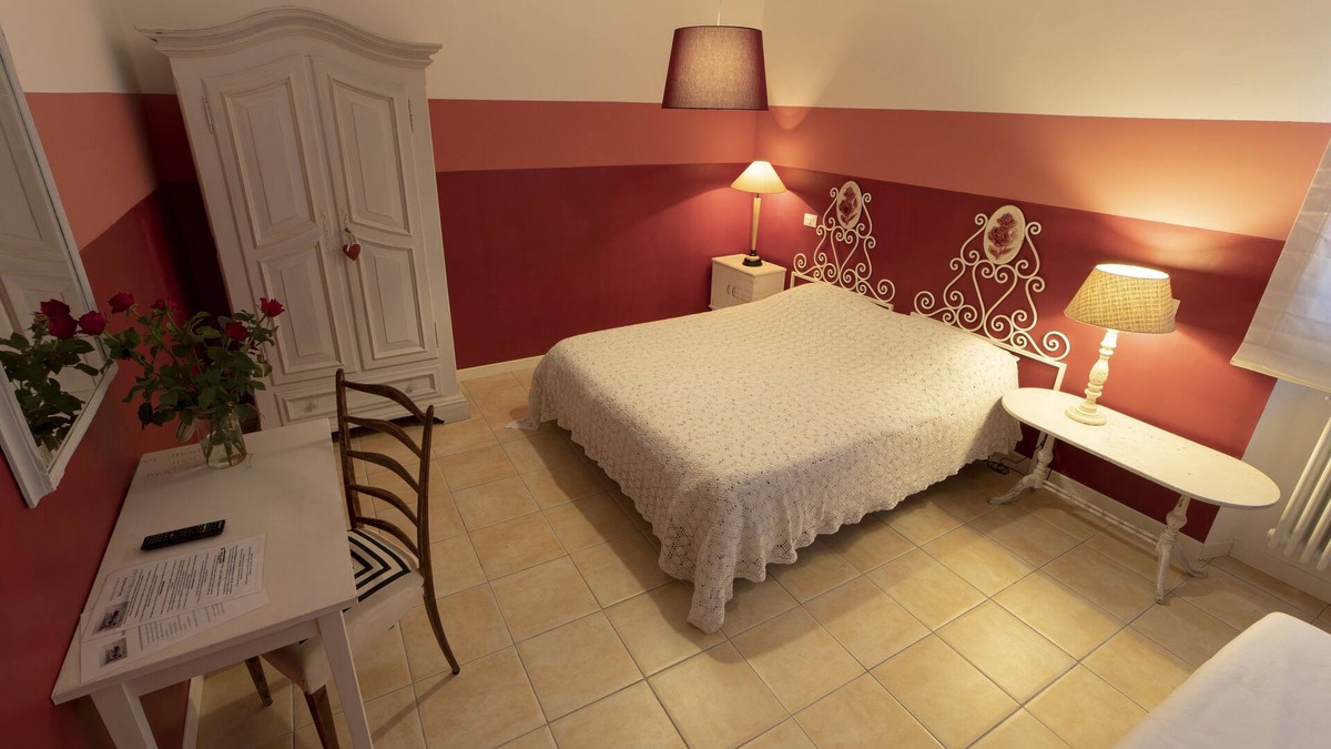 Livorno Cabin | "Le Rose" family room with private en-suite bathroom