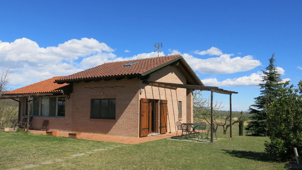 Grazzano Badoglio House | Le Rose Rosse by Interhome