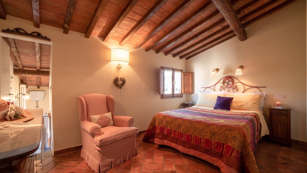 Santa Croce Apartment | Le Rose Siberine - Historical apartment, WI-FI, A/C , 2bdrs, 2bths, washer