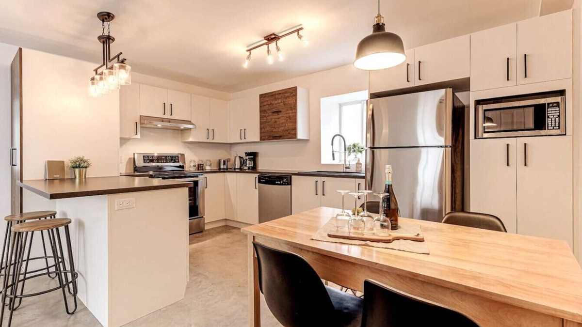 Quartier 5-4 Apartment | Le Royale - Havre de paix-Two Bedrooms