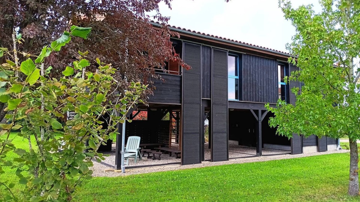 Sainte-Livrade-sur-Lot House | Le Séchoir Aquitain, logement insolite