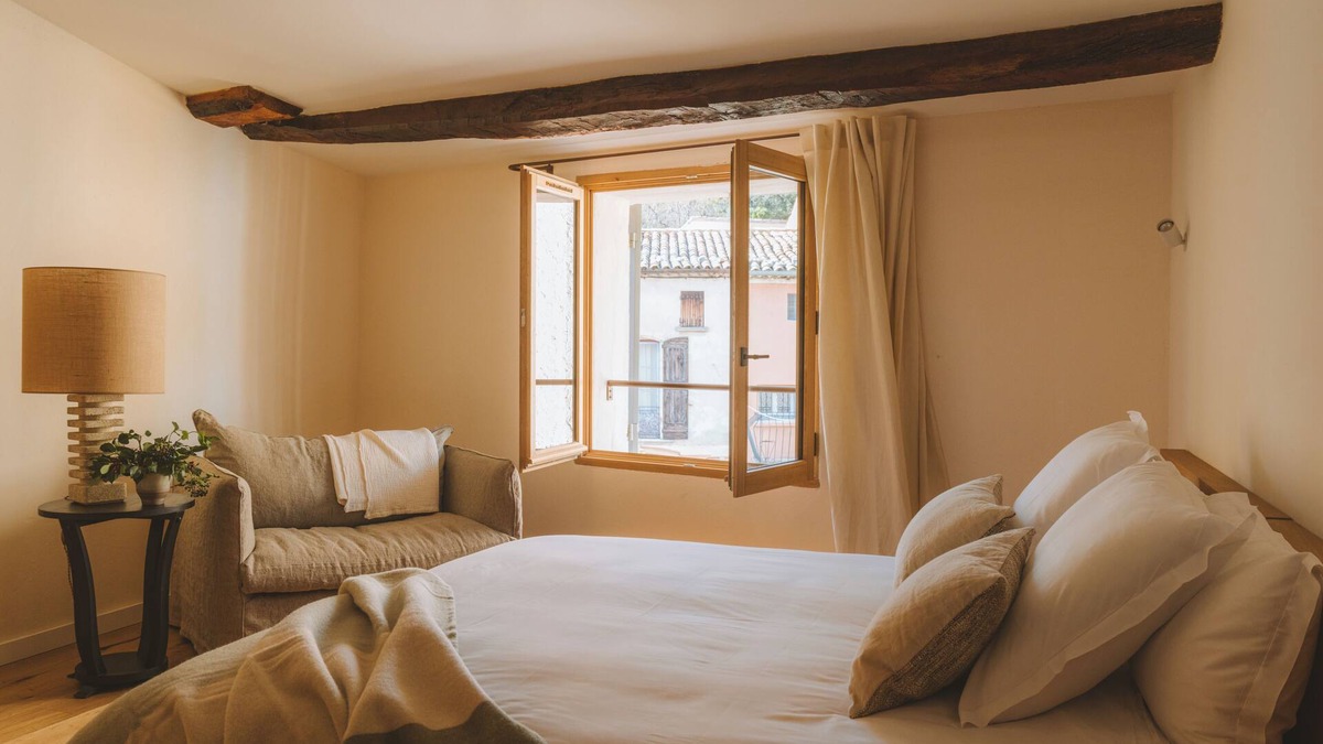 Saint-Saturnin-les-Apt Hotel | Le Saint Hubert