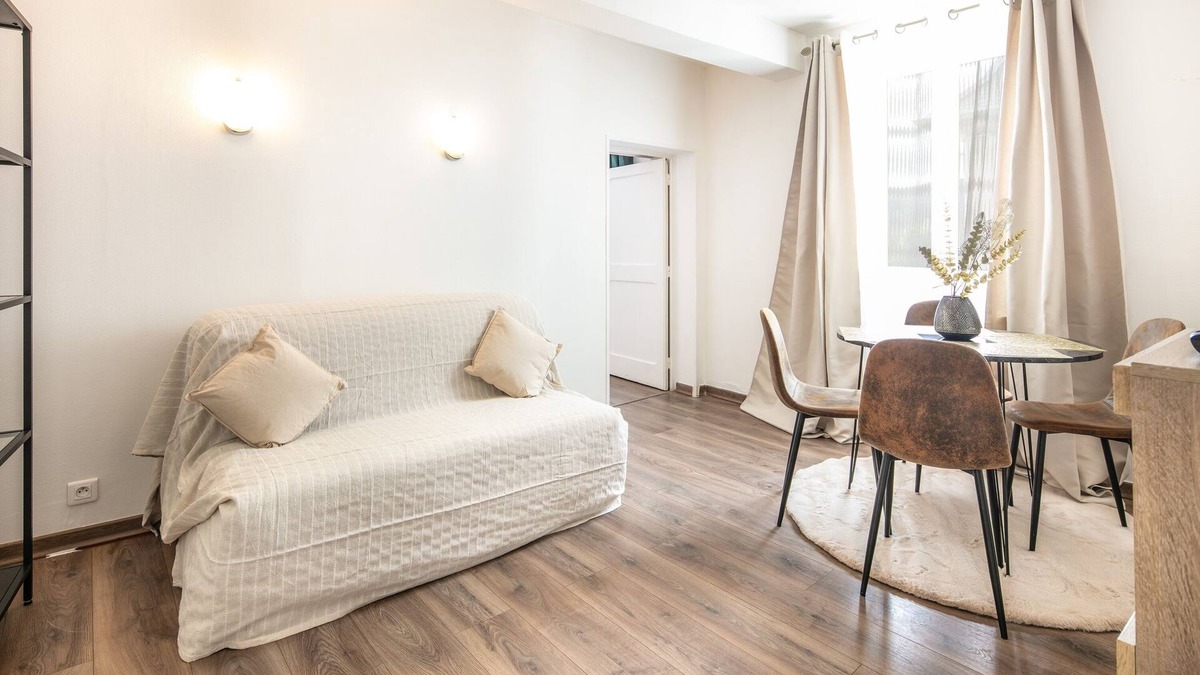 Saint-Geoire-en-Valdaine Apartment | Le Saint-Geoirien - Duplex pour 4
