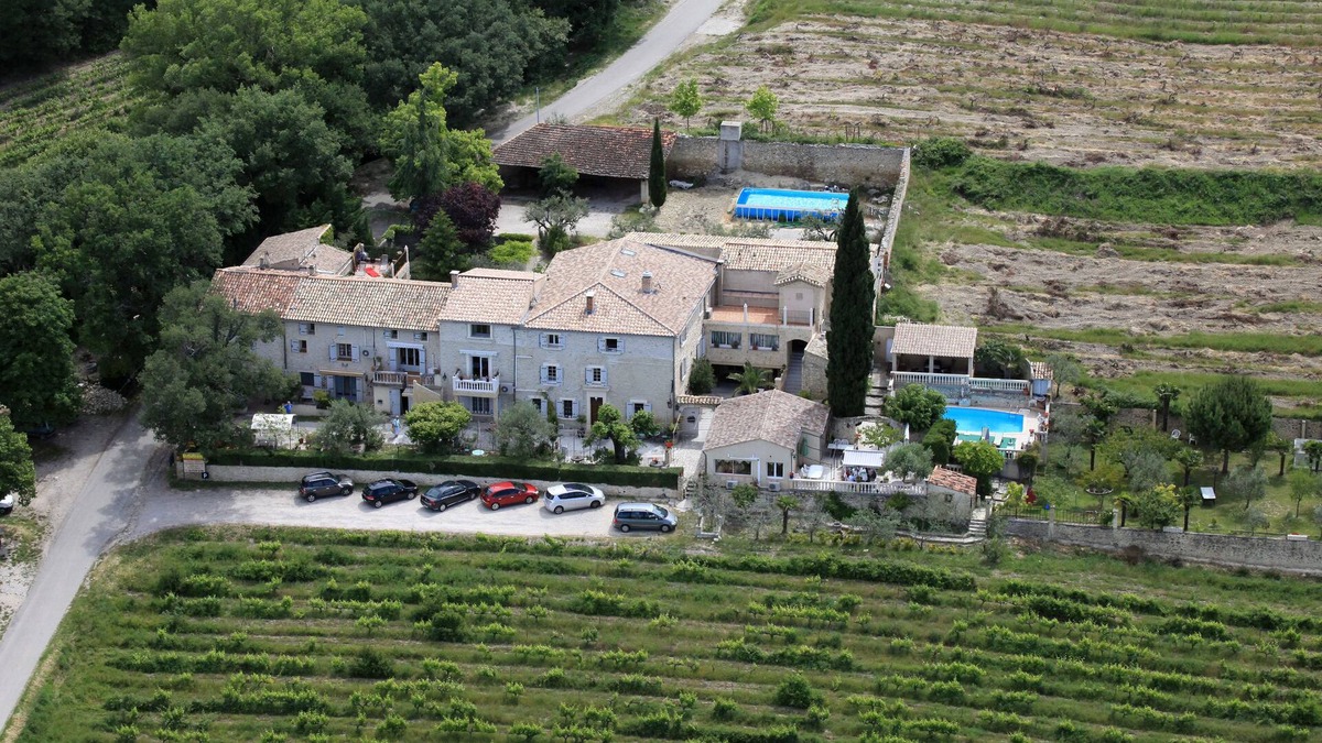 Mirabel-aux-Baronnies Hotel | Le Saint Victor