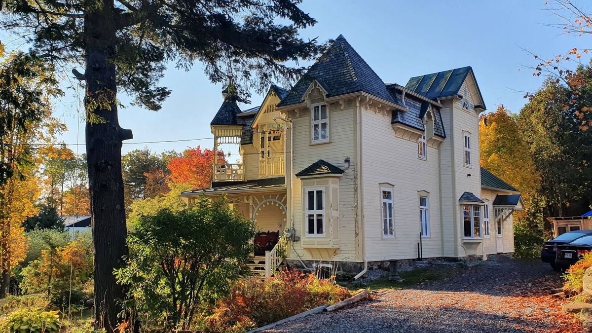 Namur Hotel | Le Salon des Inconnus