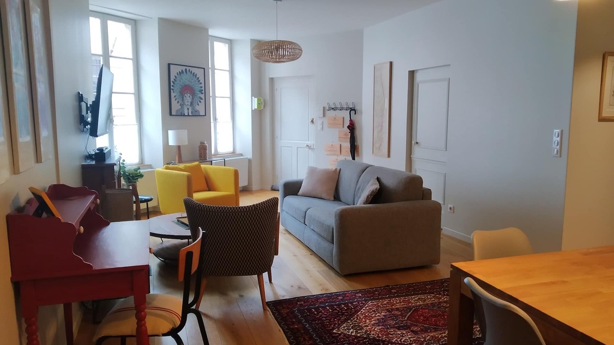 Beaune City Centre Apartment | "Le Sarment, Beaune historic district downtown
