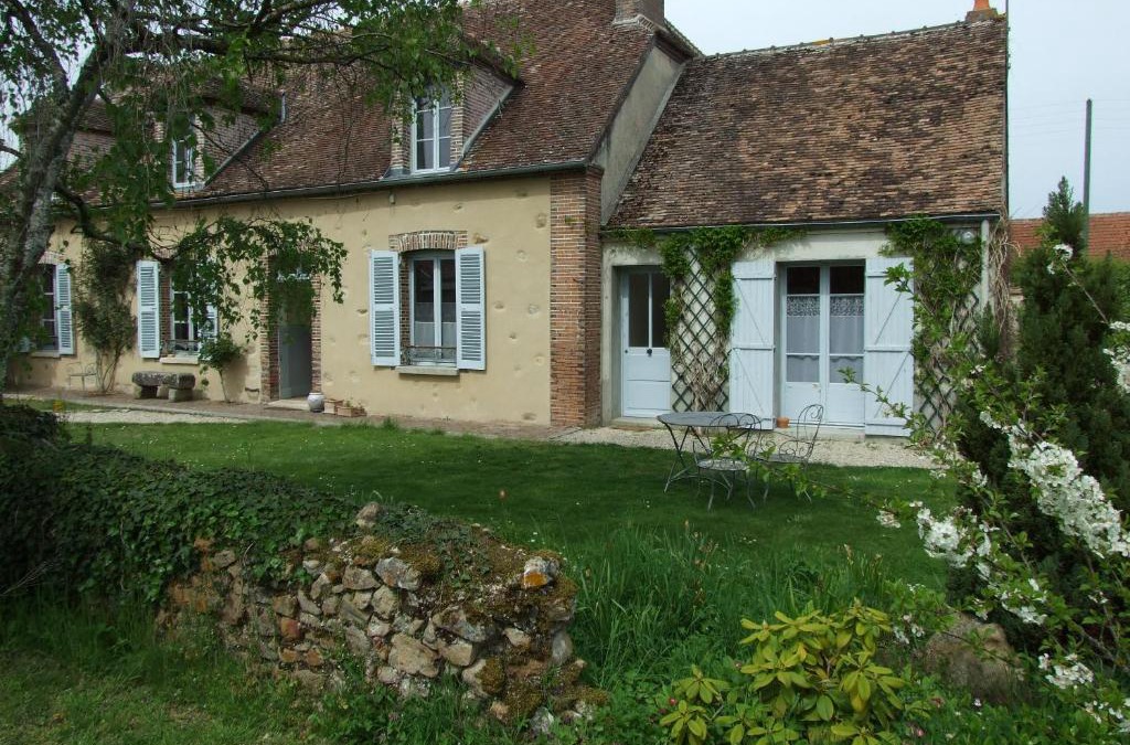 La Villeneuve-au-Chatelot House | Le Saule Argenté