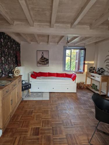 Aubusson-dʼAuvergne Apartment | LE SENS DE LA FAMILLE