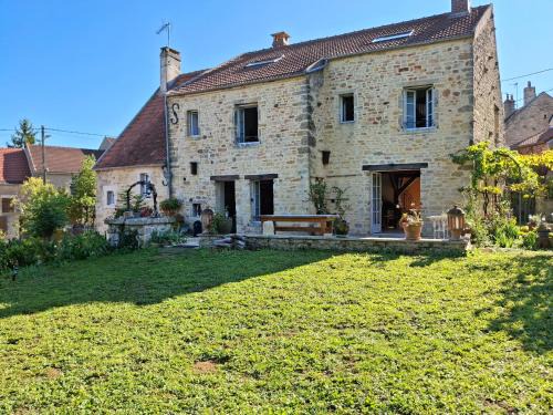 Metz-le-Comte Bed & Breakfast | Le Sept-Maison du XVII ème siècle