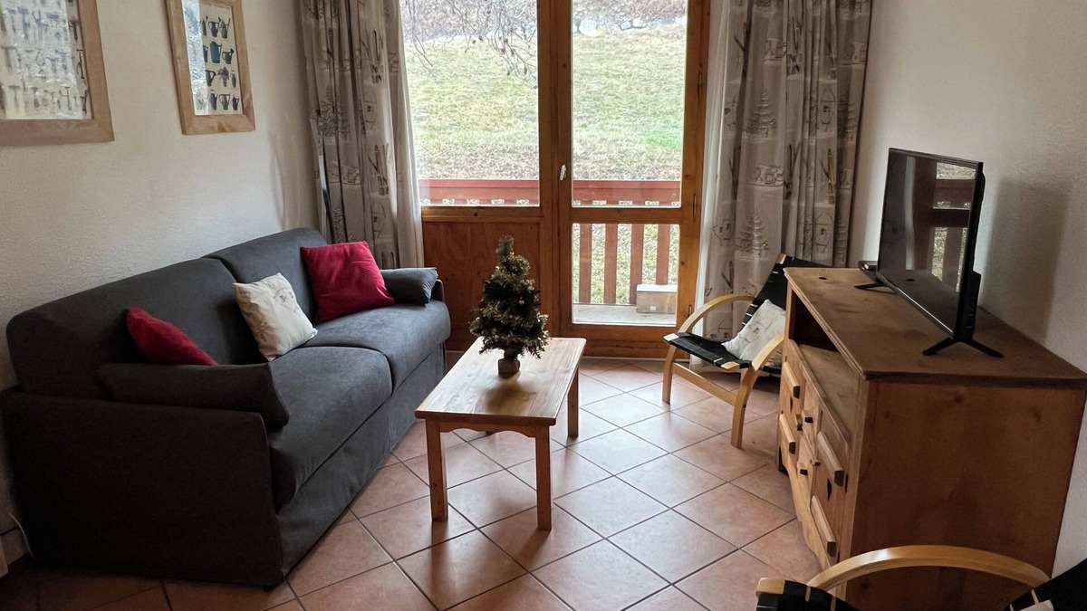 Montalbert Apartment | le signal 105, apartment in residence 50 meters from slopes. 4-6 people.