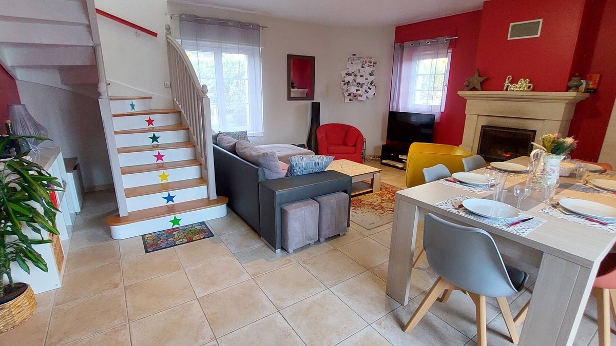 Sainte-Honorine-des-Pertes House | Le So Sweet, 1 km from Omaha beach, large enclosed private garden, pinball machine