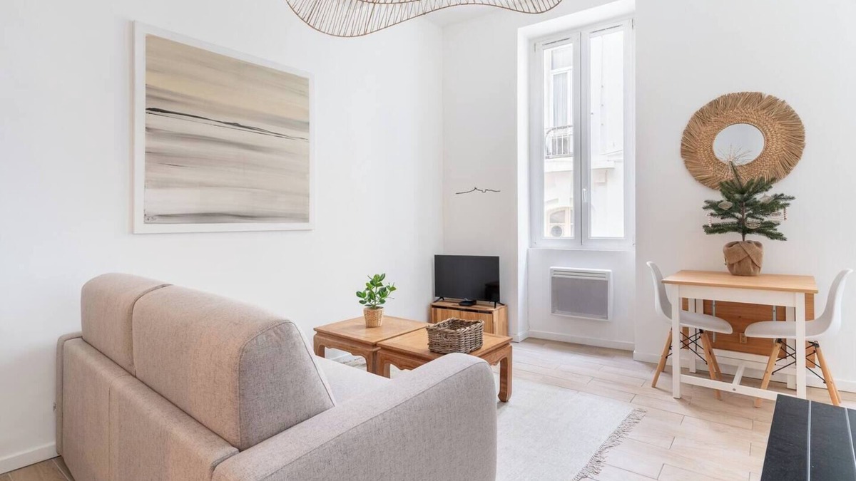 Noailles Apartment | Le St Fée - Apartment with wet room