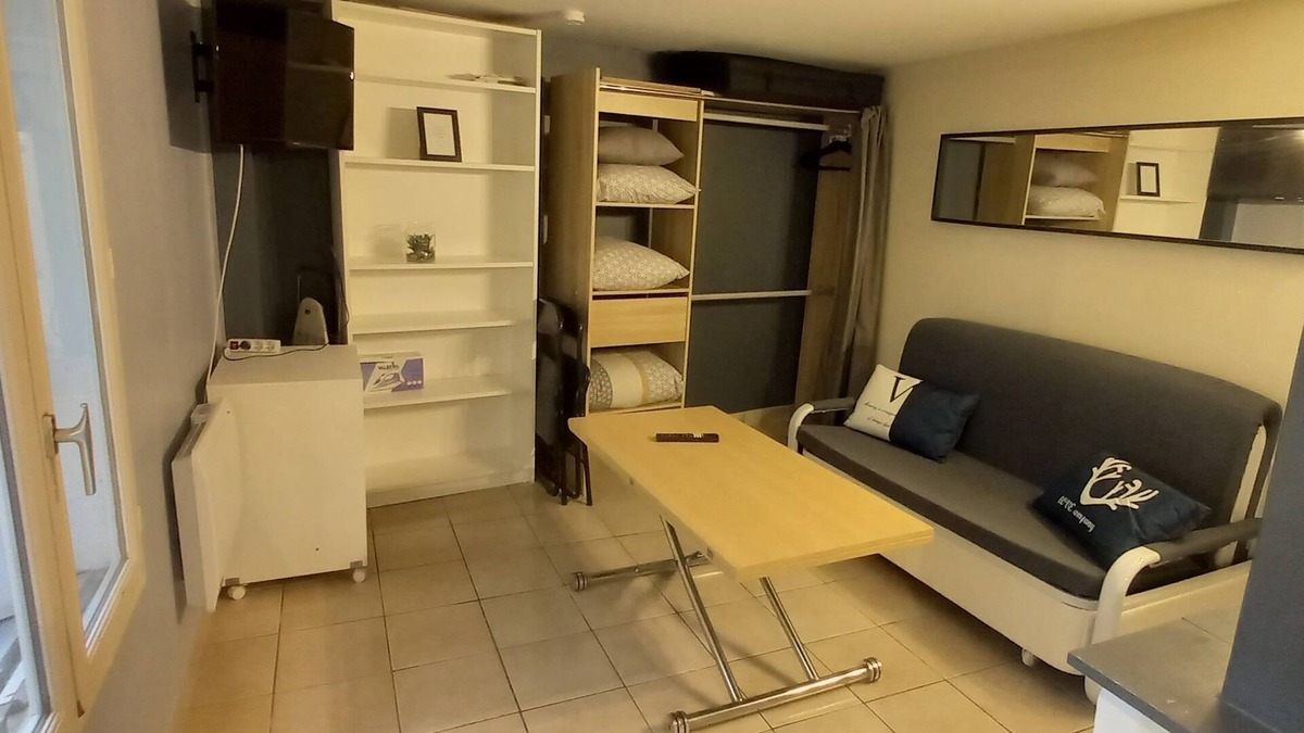 Clermont Apartment | Le Studio du repos en arrière cour