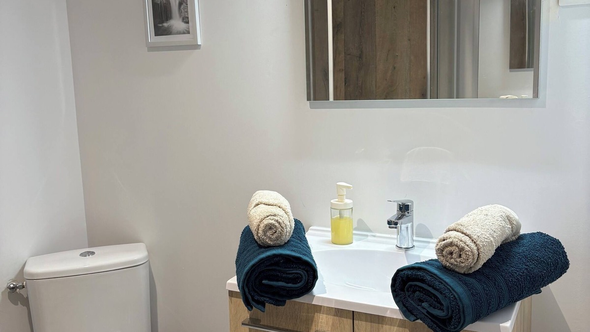 Aubusson Apartment | Le studio LOUANA: ideal short stay/co-working/Day use/love rooms