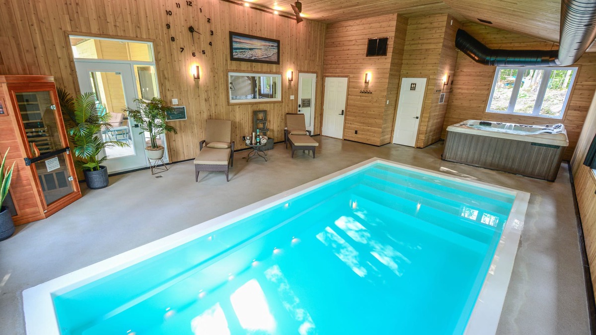 Sainte-Ann-des-Lacs Ski Chalet | Le SUMMUM St-Sauveur Luxe + PISCINE INTÉRIEUR/luxury cottage indoor pool-spa