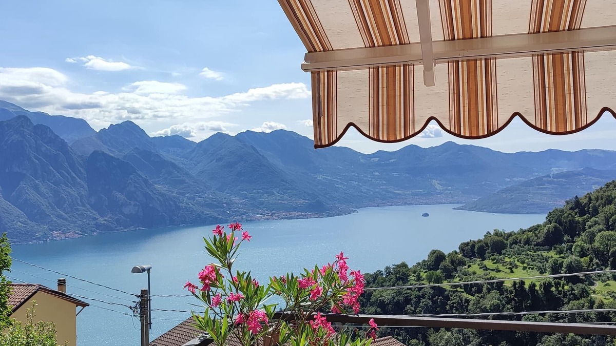 Fonteno House | Le Terrazze - Three-room apartment with terrace and shared pool on Lake Iseo