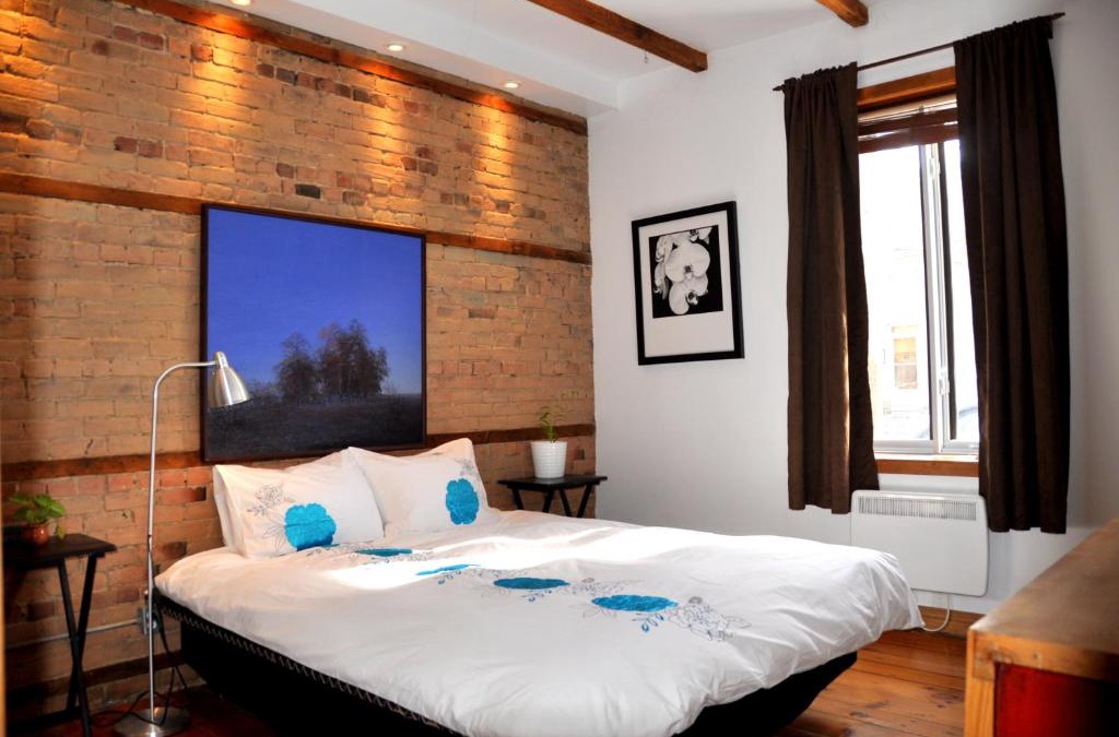 Pointe-Saint-Charles Apartment | Le Tierra del Fuego by HomeInMontreal