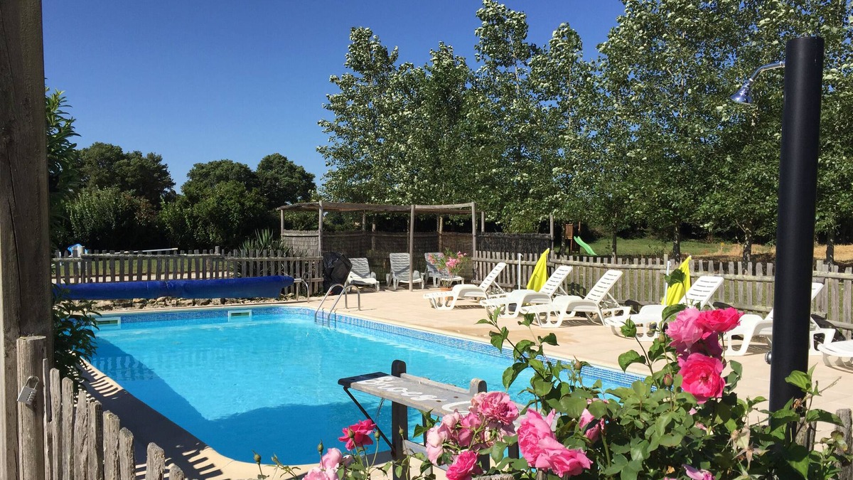 Hanc Cottage | Le Tilleul 3 bedroom Luxury Gite with Onsite Swimming Pool and Amazing Gardens