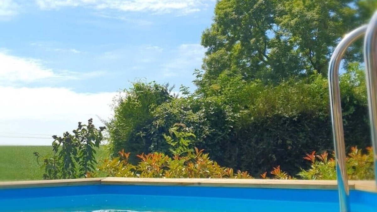 Boffles Apartment | Le Tournesol - Charming 1 bedroom French Cottage