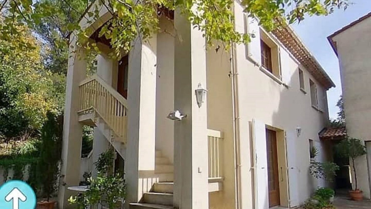 Les 3 Ponts Apartment | LE TRAJAN: Quiet & popular location; Swimming pool, garrigue, Provence.