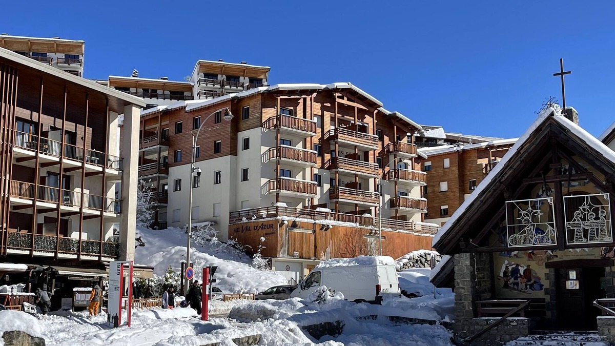 Valberg Apartment | Le Val D'Azur - 2 Rooms in the center of Valberg (WIFI, Swimming pool, Parking)