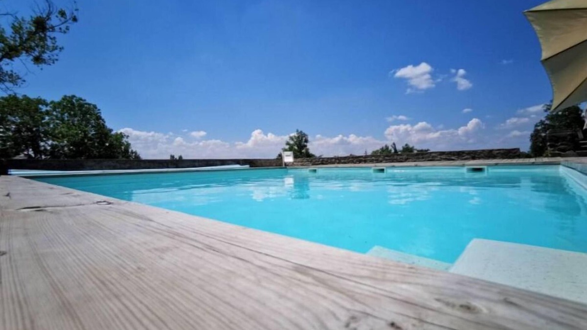 Saint-Etienne-Lardeyrol Bed & Breakfast | Le Vanoir et L'herminette