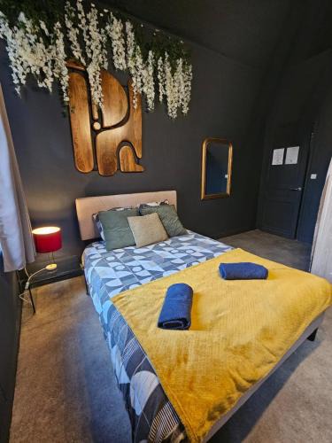 Henin-Beaumont Apartment | Le Velvet