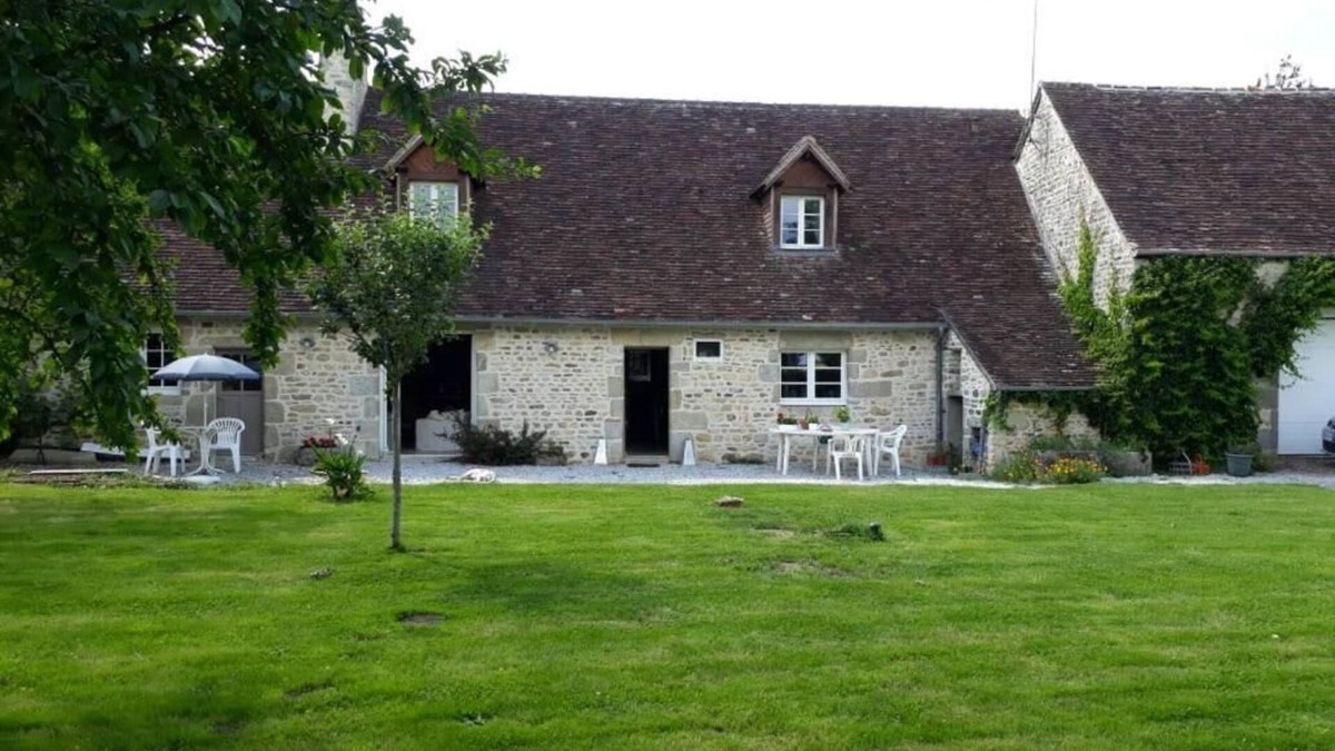 Colombiers Bed & Breakfast | Le Verger - Le Plessis