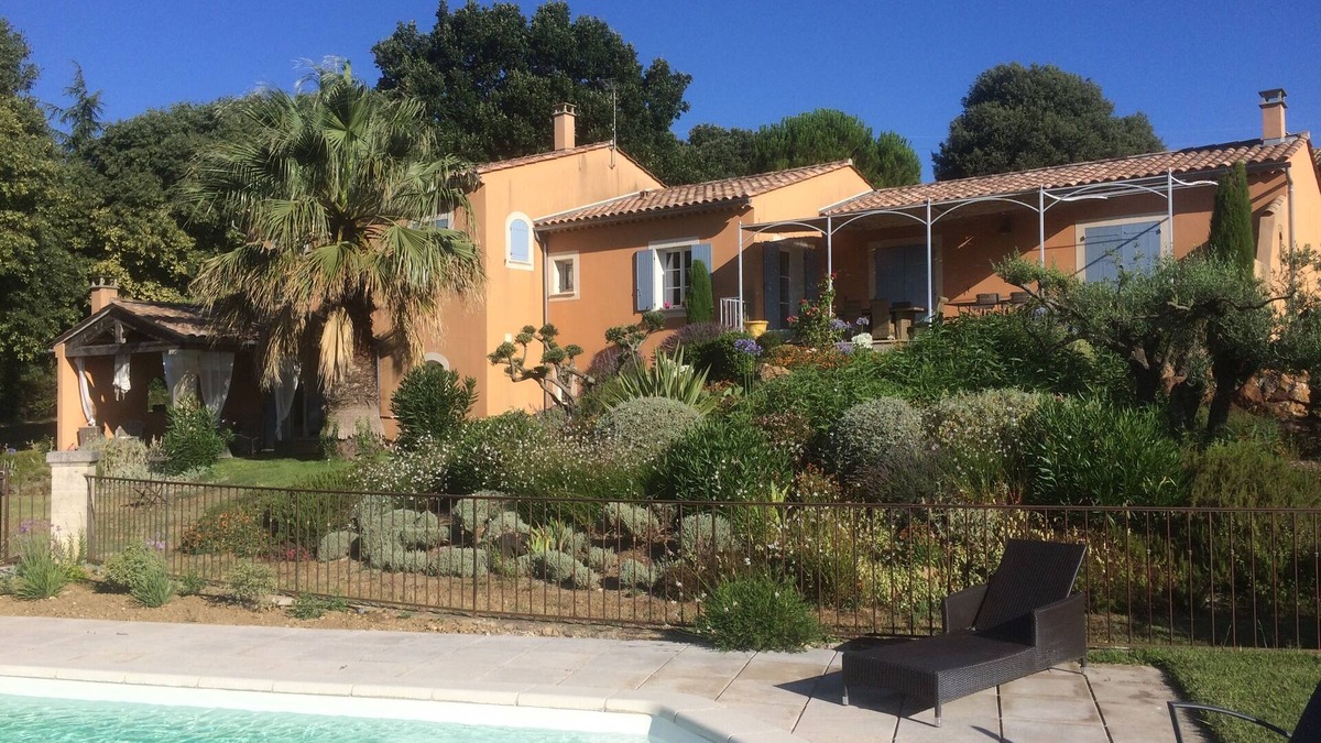 Labaume Cottage | Le Vieux Pressoir, gîte for 4 people near Uzès, peaceful vacation in the countryside.