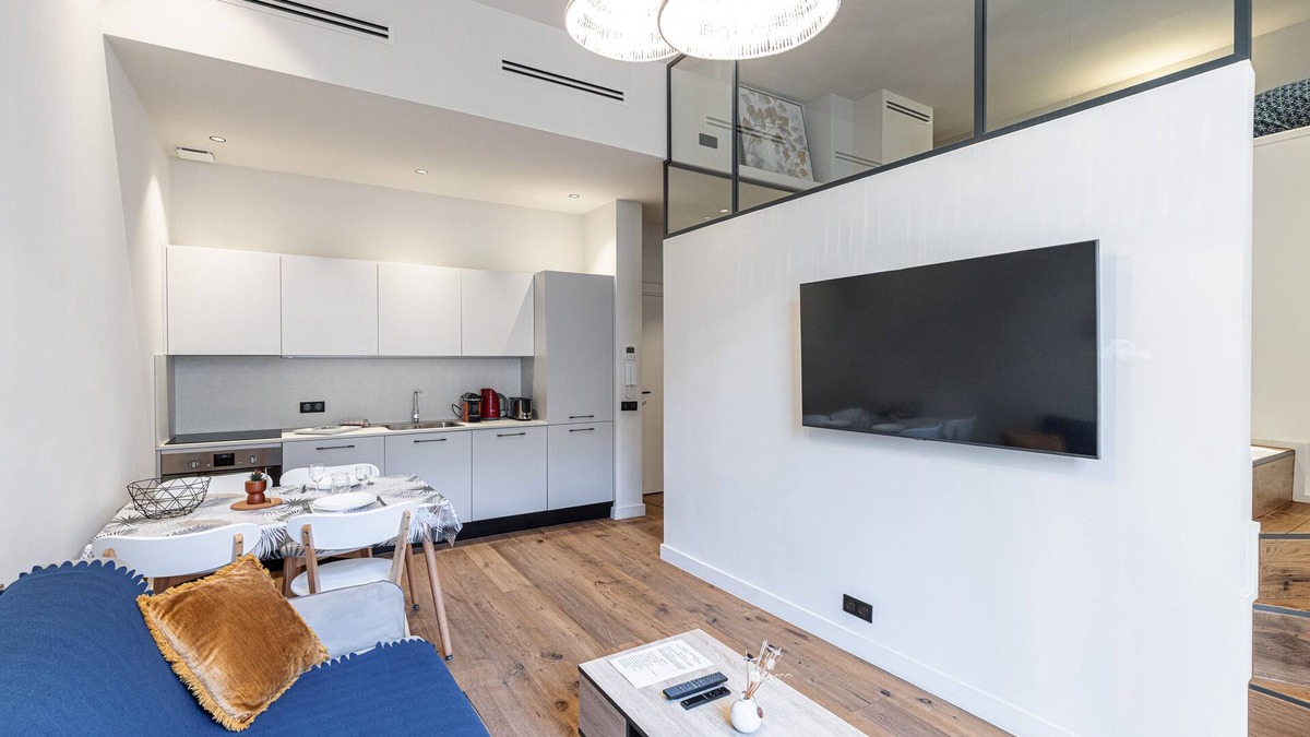 Musicians Quarter Apartment | Le Victor Hugo, air conditioning, elevator, balcony
