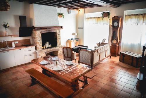 Cheroy House | Le Victor Noir