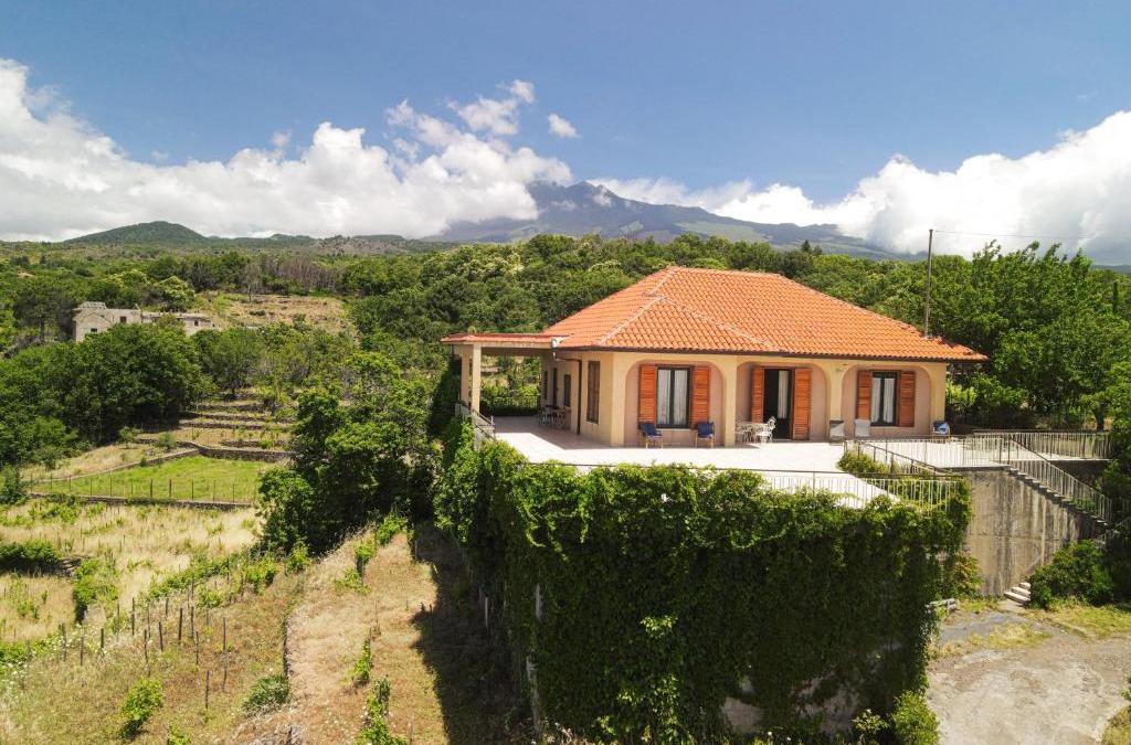 Adrano House | Le Vigne - Villa overlooking Etna