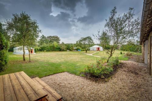 Trie-Chateau Bed & Breakfast | Le Village des Templiers