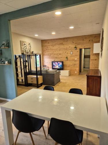 Novillard Apartment | Le vinaurol