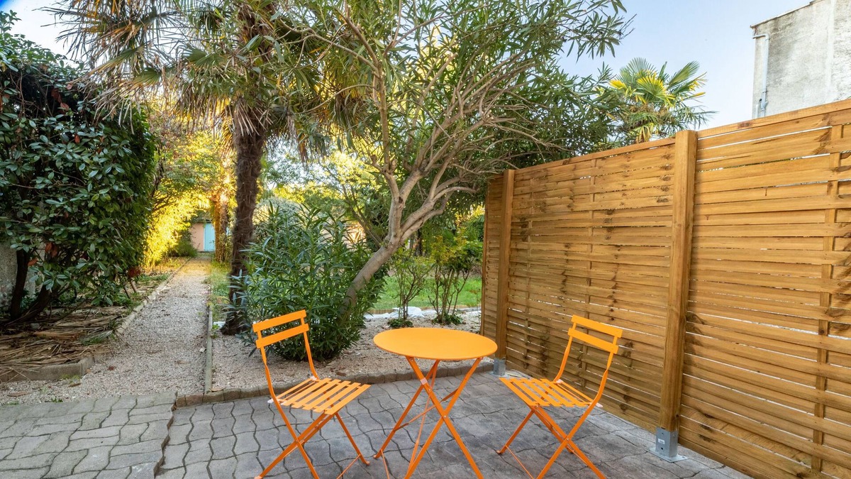 Tarbes Apartment | Le Vintage - One Bedroom Apartment, Sleeps 2