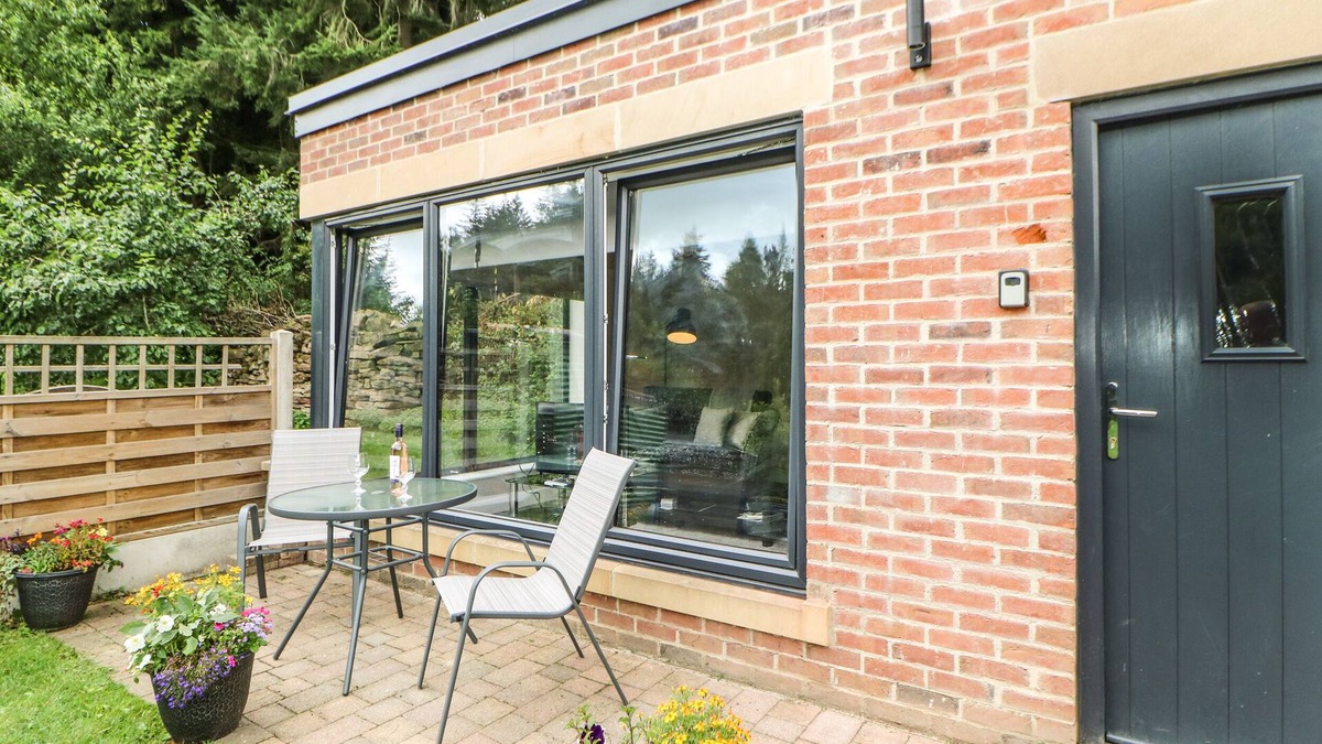 Bishop Auckland Cottage | LEADMILL PIGGERY, pet friendly, with a garden in Barnard Castle