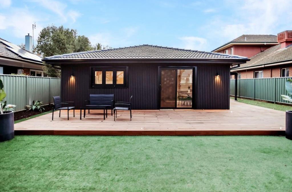 Benalla West House | Leafy Retreat - Benalla
