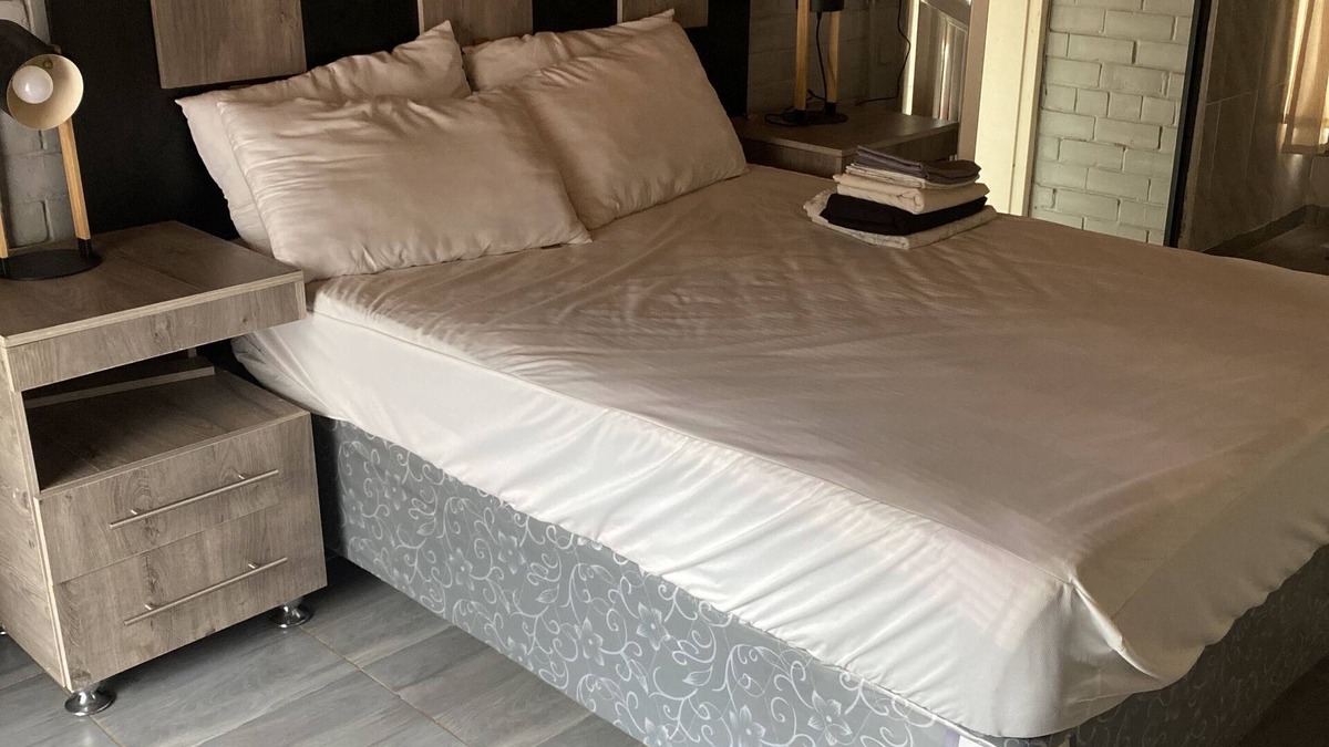 Harare East Apartment | Leafy, safe retreat, close to game park & shopping mall