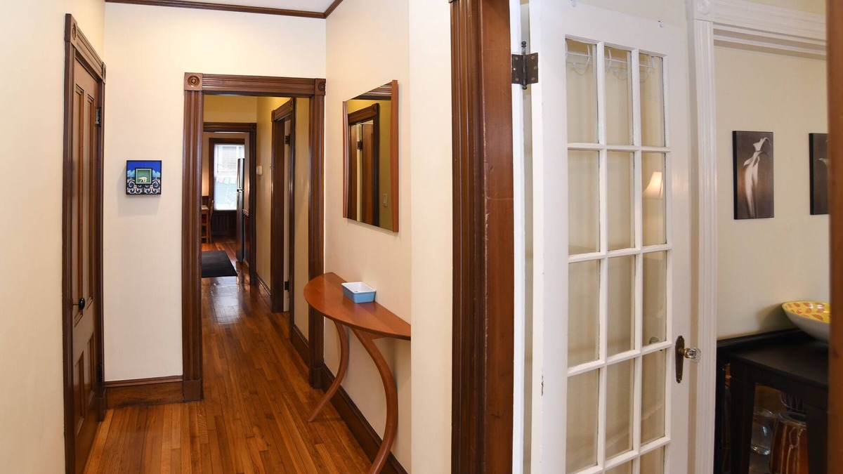 Egleston Square Condo | Leafy & Tranquil, Artist House