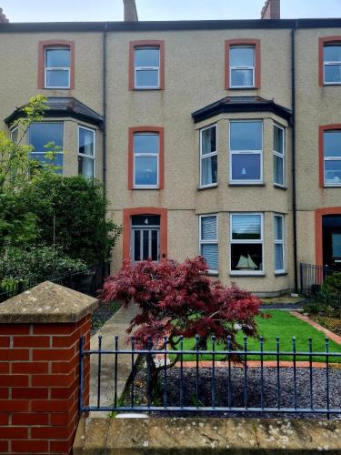 Penmaenmawr Villa | Leamington Beech Villa