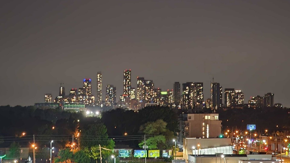 East York Condo | Leaside/Sunnybrook Executive 1 Bedroom, 2 Bathroom, Terrace, Condo