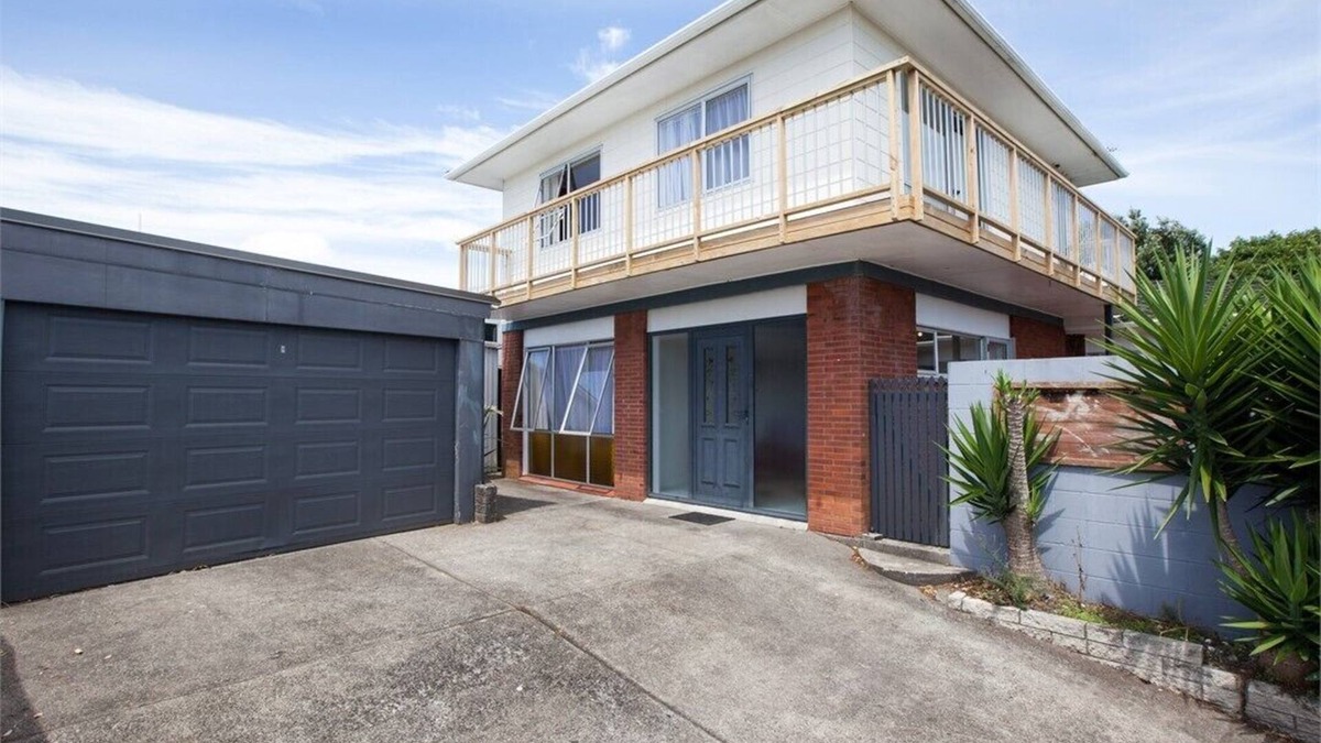 New Plymouth House | Leatham Heights - Private, Spacious and Sunny