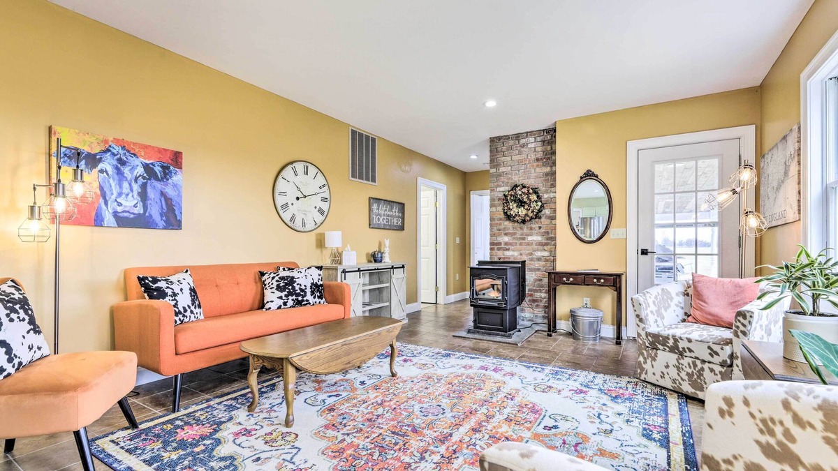Lebanon House | Lebanon Farmhouse: 29 Mi to Ocean Beach Park!
