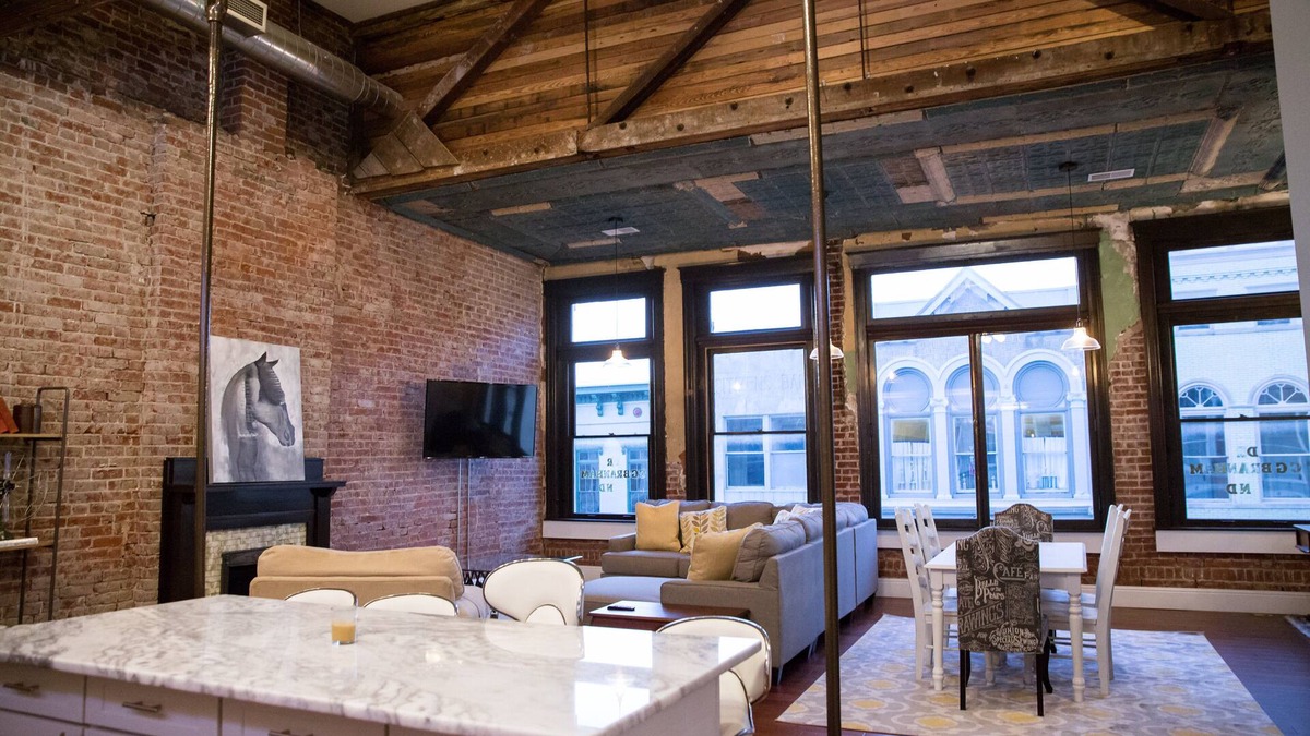 Shelbyville Apartment | LeCoop Ultra Luxury 2 bed Loft on Bourbon Trail.Close to BuffaloTrace and others