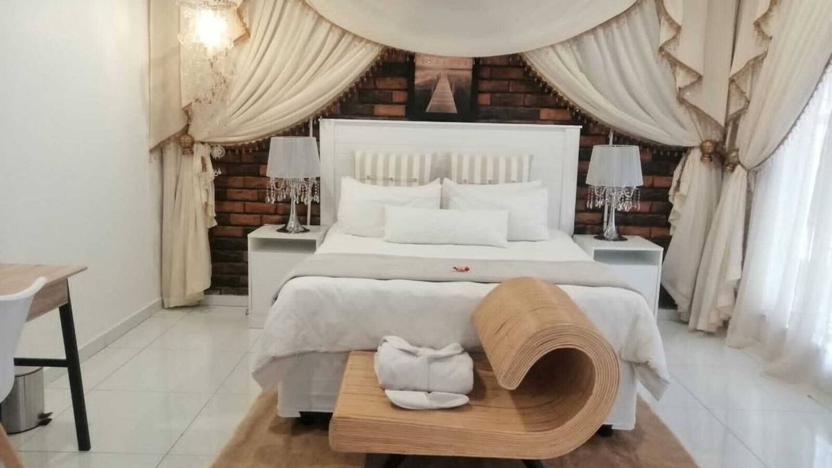 Polokwane Apartment | Ledimor Guesthouse noffers a 4 star accommodation. A stone away from Kruger
