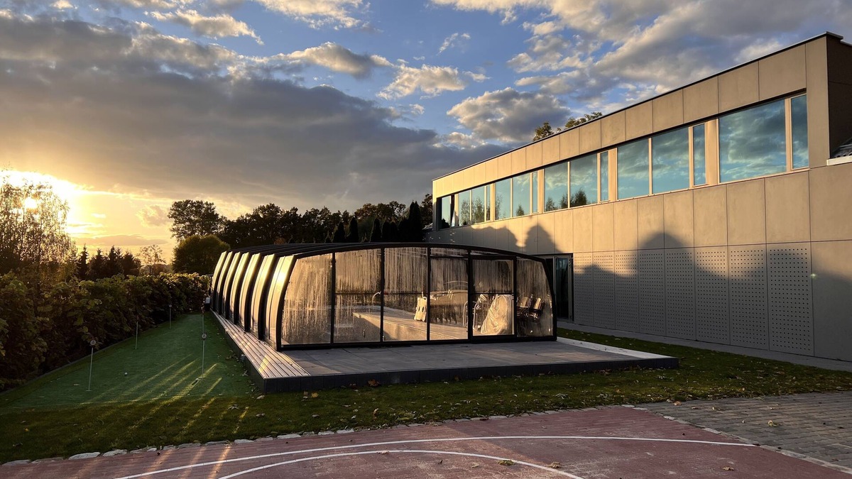 Pruszcz Gdanski Villa | LedowoHouse New Industrial Style up to 15 guests, kids friendly, own golf course