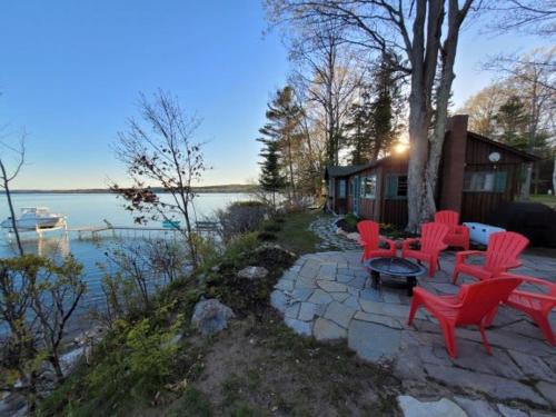 Suttons Bay House | Lee Point Classic Cabins on West Bay with Hot Tub
