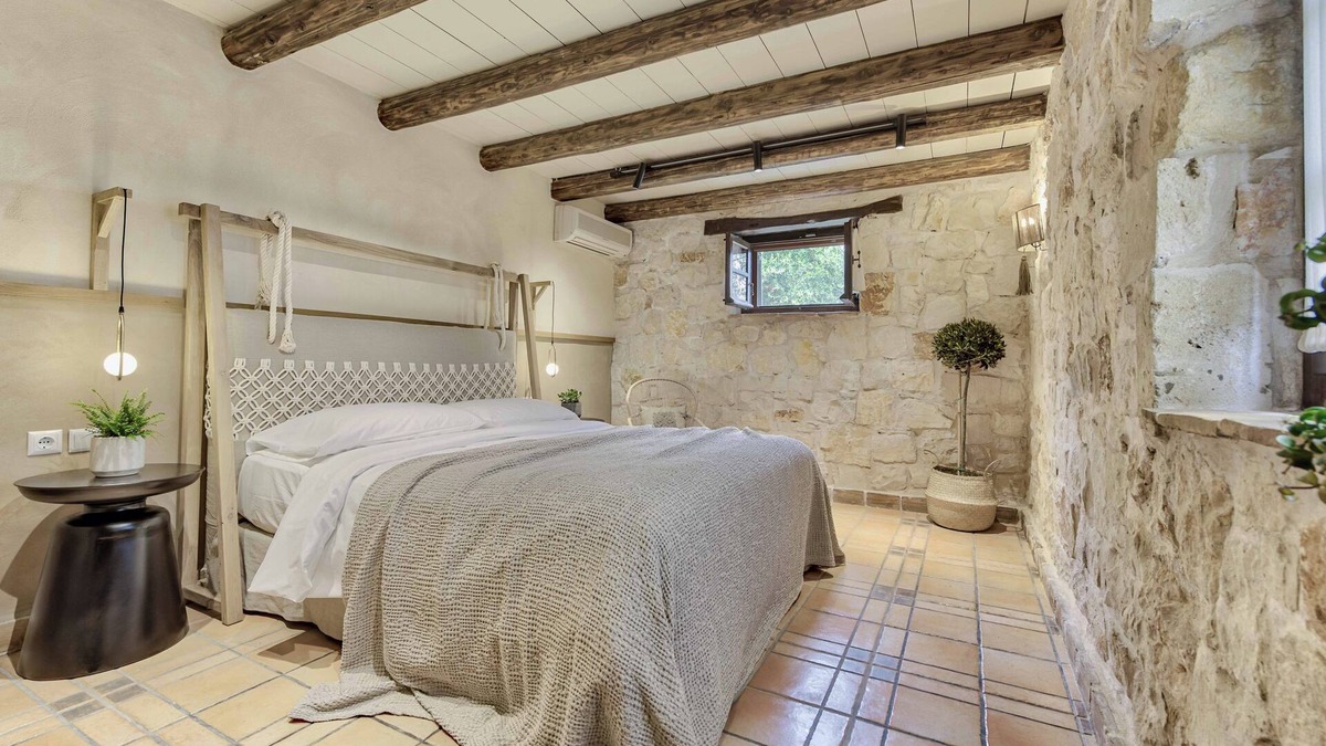 Porto Koukla Villa | Leedas Grand Villa - private pool