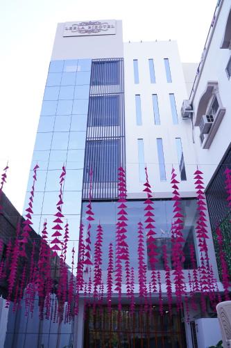 Junagadh Hotel | LEELA BIZOTEL